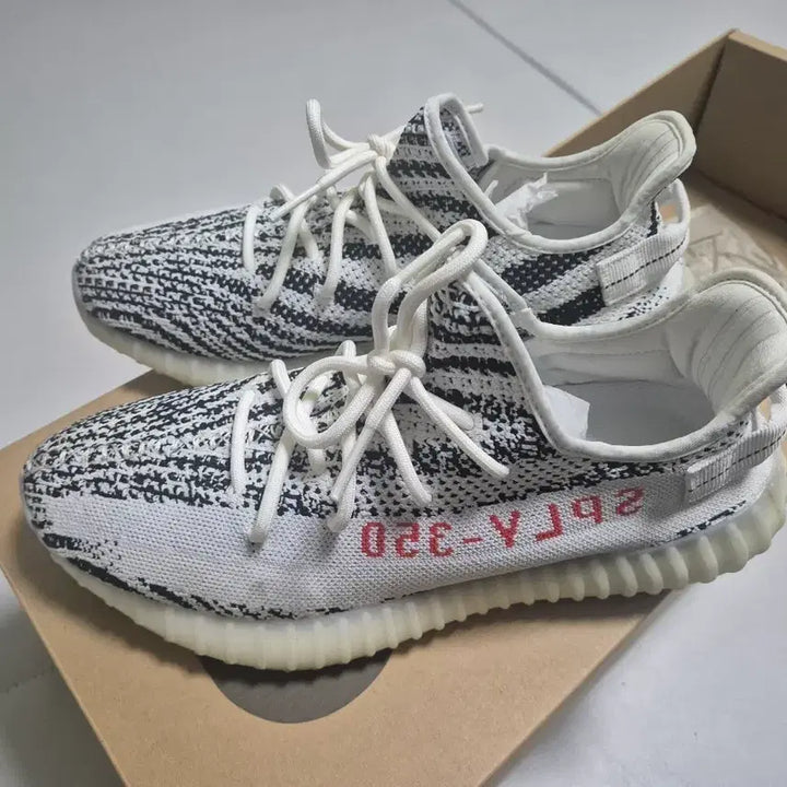 [BUNJANG] Adidas Yeezy Boost Zebra 2023 (Size 280) / [280]아디다스 이지부스트 지브라2023