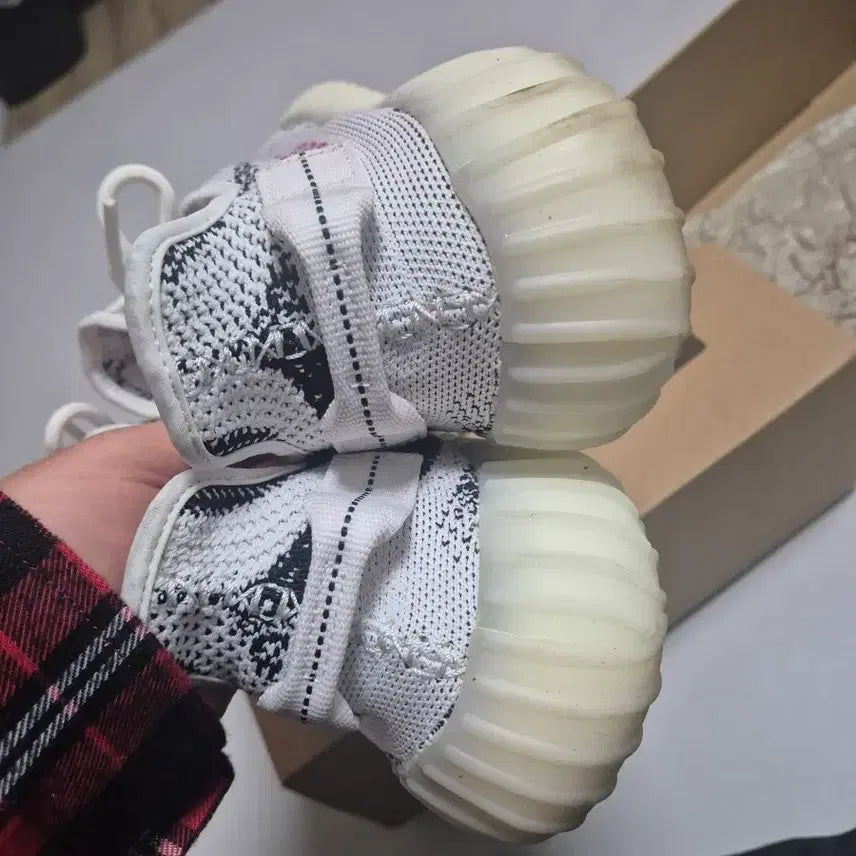[BUNJANG] Adidas Yeezy Boost Zebra 2023 (Size 280) / [280]아디다스 이지부스트 지브라2023