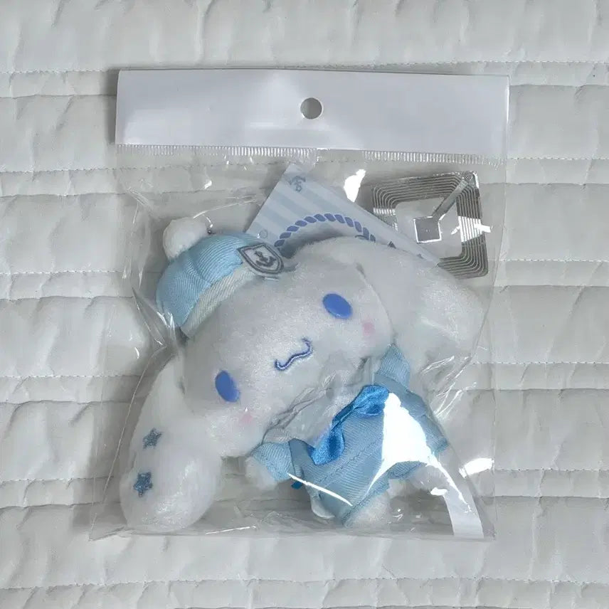 [BUNJANG] Cinnamoroll Sealed Sailor Uniform Marine Look Keychain Doll / 시나모롤 미개봉 세라복 마린룩 키링 인형