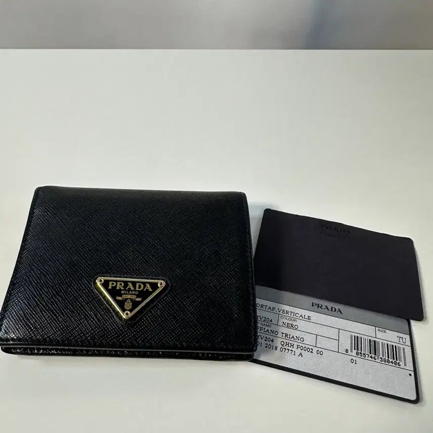 [BUNJANG] Prada Saffiano Triangle Logo Bifold Wallet Black / (정품)프라다 사피아노 트라이앵글 로고 반지갑 블랙 판매합니다.