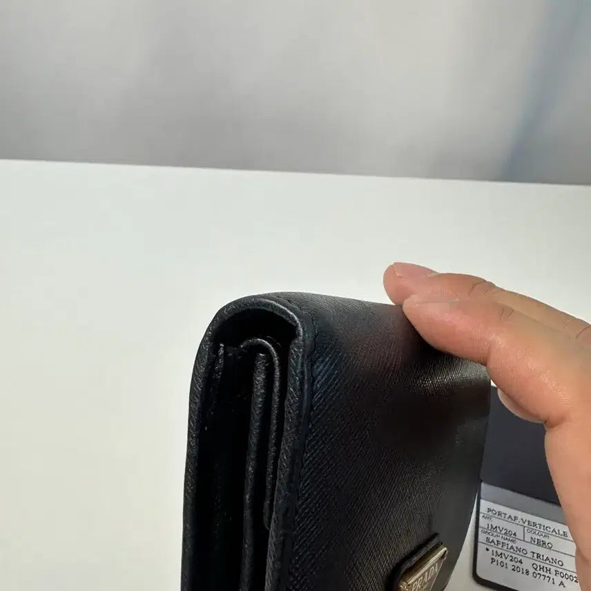 [BUNJANG] Prada Saffiano Triangle Logo Bifold Wallet Black / (정품)프라다 사피아노 트라이앵글 로고 반지갑 블랙 판매합니다.
