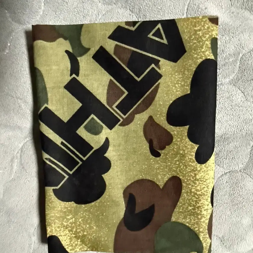 [BUNJANG] A Bathing Ape Camo Bandana Scarf / A Bathing Ape 카모 반다나 잡지부록 베이프