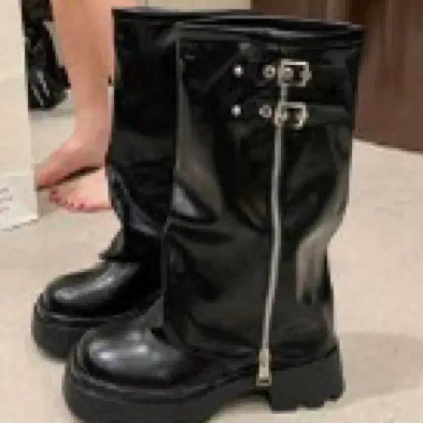[BUNJANG] Black Cowgirl Walker Boots with Zipper Detail / 블랙 카우걸 워커 부츠
