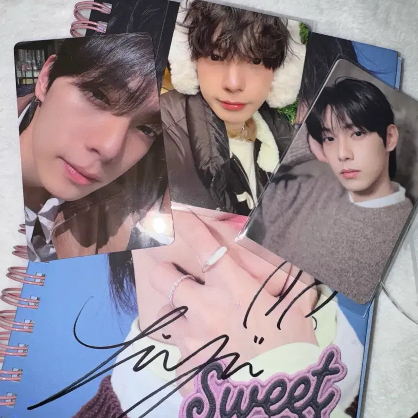 [BUNJANG] BOYS PLANET Sung Hanbin Autographed Album + 4 Photocards + Lightstick / 보이즈플래닛 최립우 친필 싸인 엘범 + 포토카드 4종 응원봉