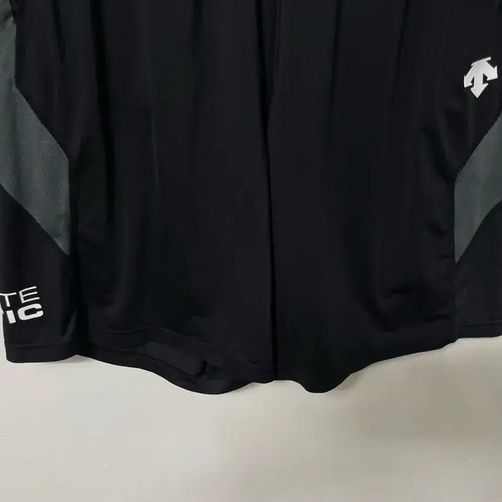 [BUNJANG] Descente Functional Stretch Banding Shorts / 33-34 데상트 기능성 스판 밴딩 반바지 정품