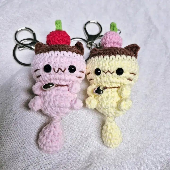 [BUNJANG] Cherry Cat Keychain with Waggling Tail / 살랑꼬리 체리냥키링