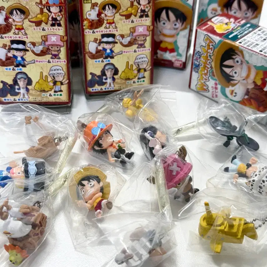 [BUNJANG] One Piece 2011 Classic Figure Set Marine Pirate Ship Keyring Gacha Luffy, Chopper, Law / 풀셋) 원피스 2011 고전 피규어 배 해적선 키링 가챠 루피 쵸파 로우