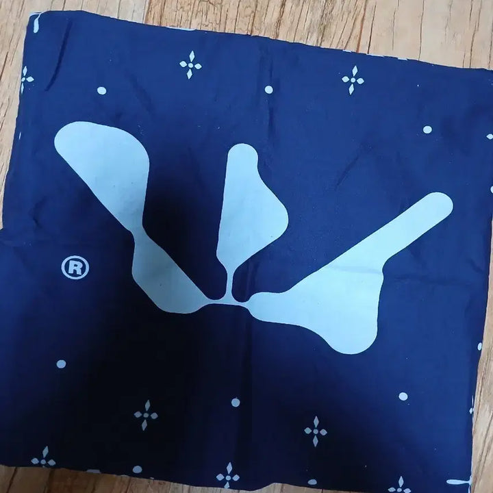 [BUNJANG] WOODZ Bandana Navy OOTRAT MD / 우즈 반다나 네이비 OOTRAT md