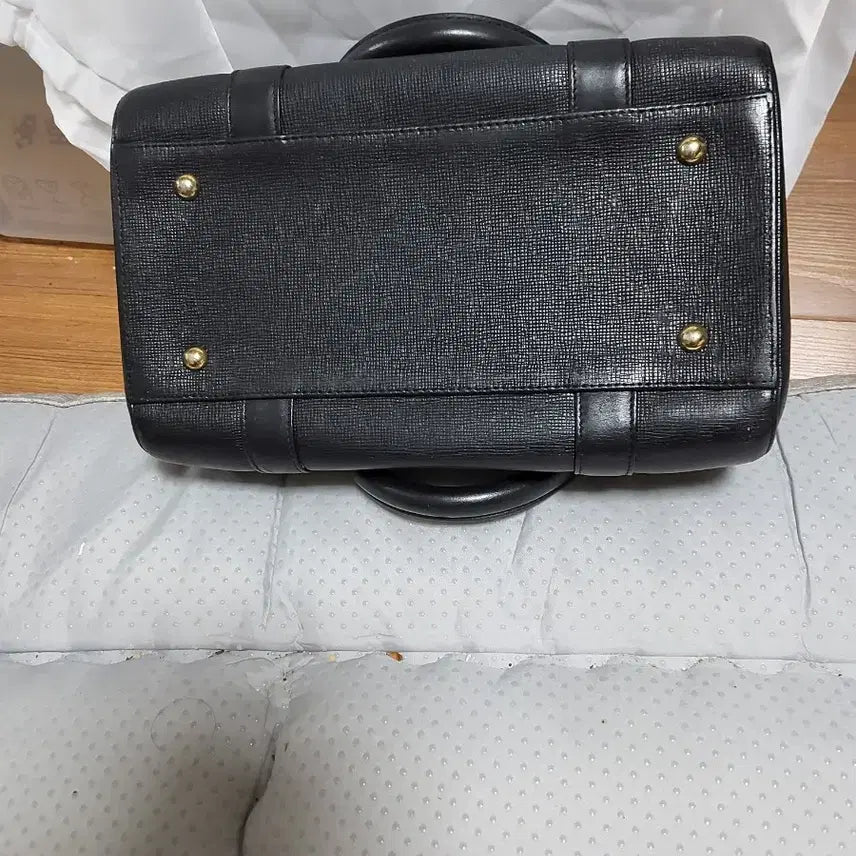[BUNJANG] MCM Leather Shoulder Bag / 엠씨엠 가방