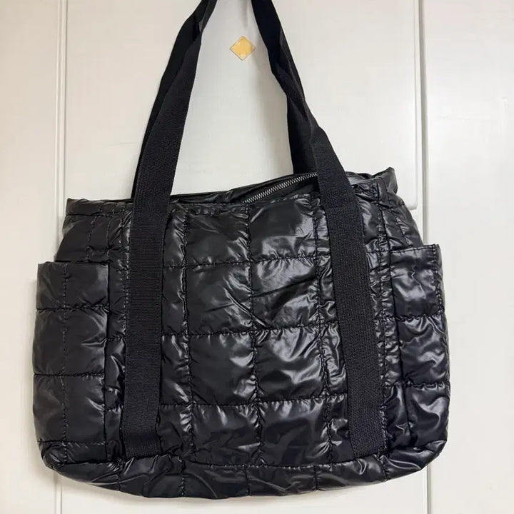 [BUNJANG] Black Padded Tote Bag / 블랙 패딩 토트백 / 수납 넉넉