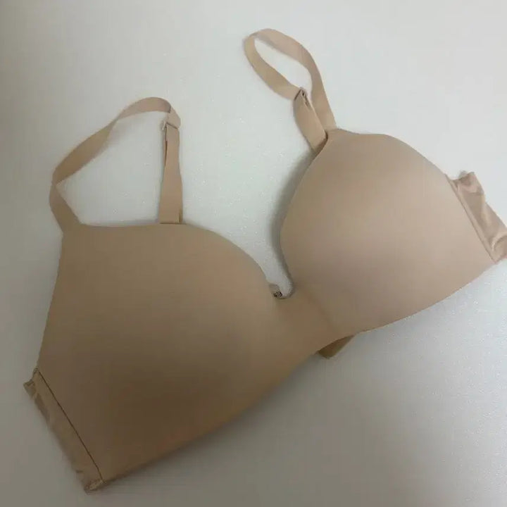 [BUNJANG] Uniqlo Skin Lace Bra Set (3 pcs) / 브랜드 브라 새상품 3개