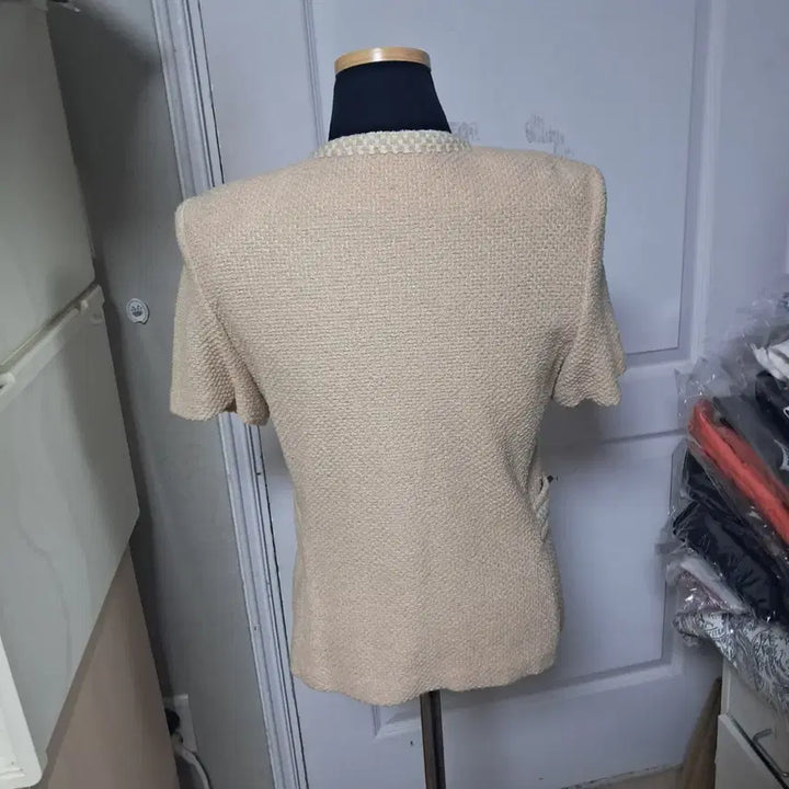 [BUNJANG] ST. JOHN Tweed Short Sleeve Jacket Beige Gold Button Size 2 / 센존 ST. JOHN 반팔 트위드 자켓 2사이즈(44~55추천)