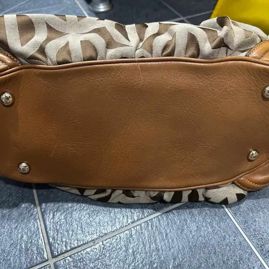 [BUNJANG] Louis Quatorze Authentic Shoulder Bag / 루이까또즈 정품 숄더백 A급