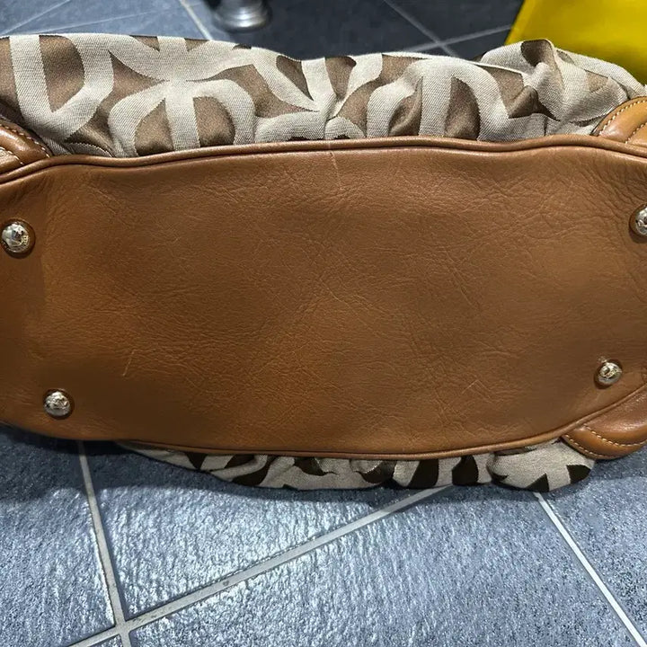 [BUNJANG] Louis Quatorze Authentic Shoulder Bag / 루이까또즈 정품 숄더백 A급