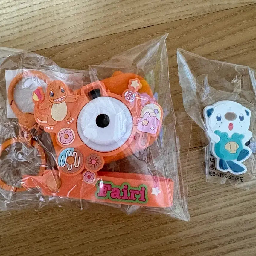 [BUNJANG] Pokemon Charmander Projection Camera Keychain &amp; Badge / 포켓몬스터 파이리 프로젝션 카메라 키링 &amp; 뱃지