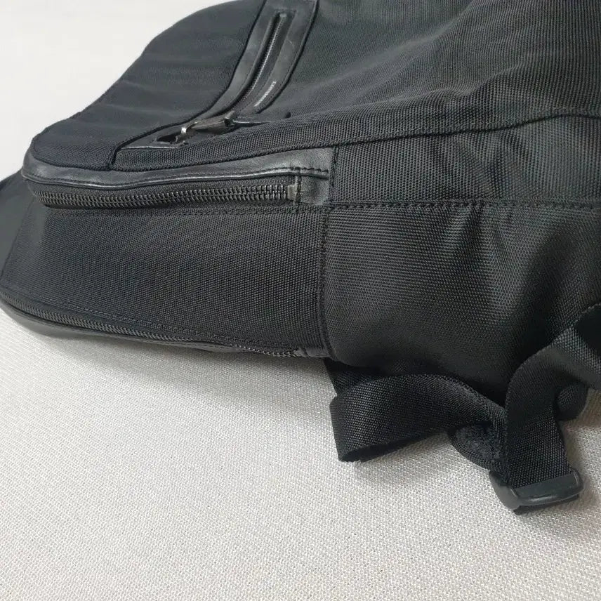 [BUNJANG] Mandarina Duck Black Backpack Bag / 만다리나덕 블랙 백팩 가방