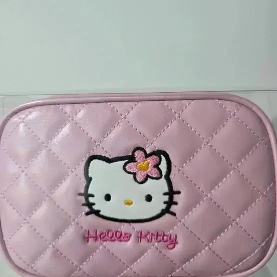 [BUNJANG] Hello Kitty Quilted Pouch / 헬로키티 문방구 한정 퀄트 파우치