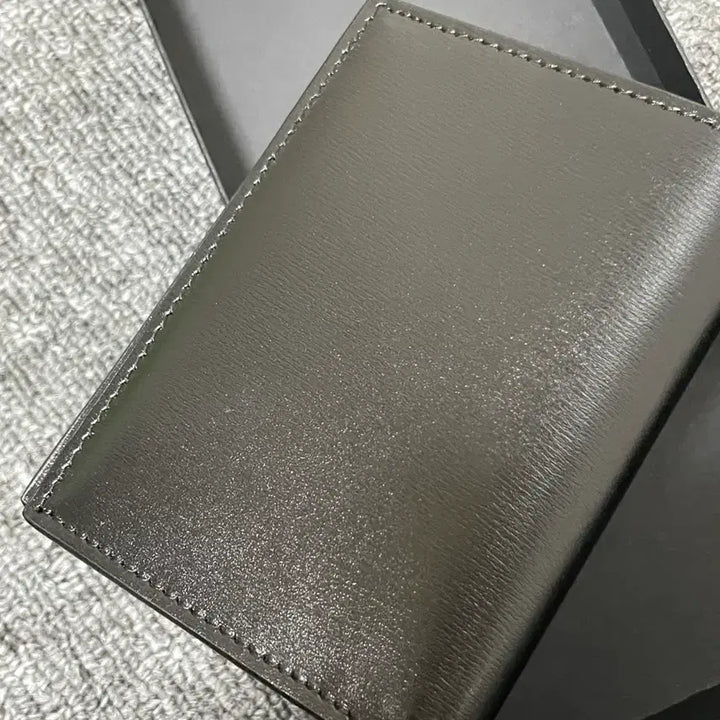 [SOLD OUT] 입생로랑 생로랑 남성 반지갑 새상품