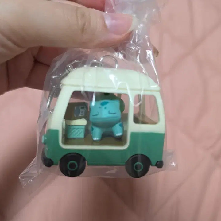 [BUNJANG] Lotteon Pokemon Camping Car Keyring Bulbasaur / 롯데리아 포켓몬 캠핑카 키링 이상해씨 판매