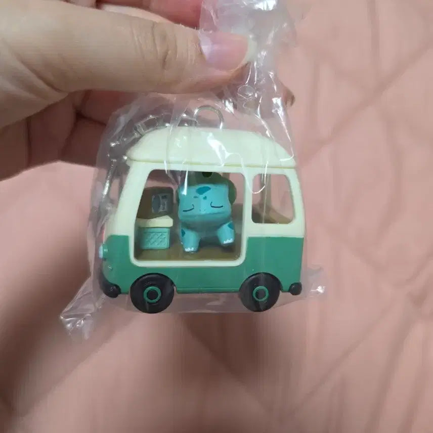 [BUNJANG] Lotteon Pokemon Camping Car Keyring Bulbasaur / 롯데리아 포켓몬 캠핑카 키링 이상해씨 판매