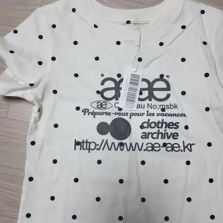 [SOLD OUT] aeae 도트 반팔 티셔츠 판매합니다
