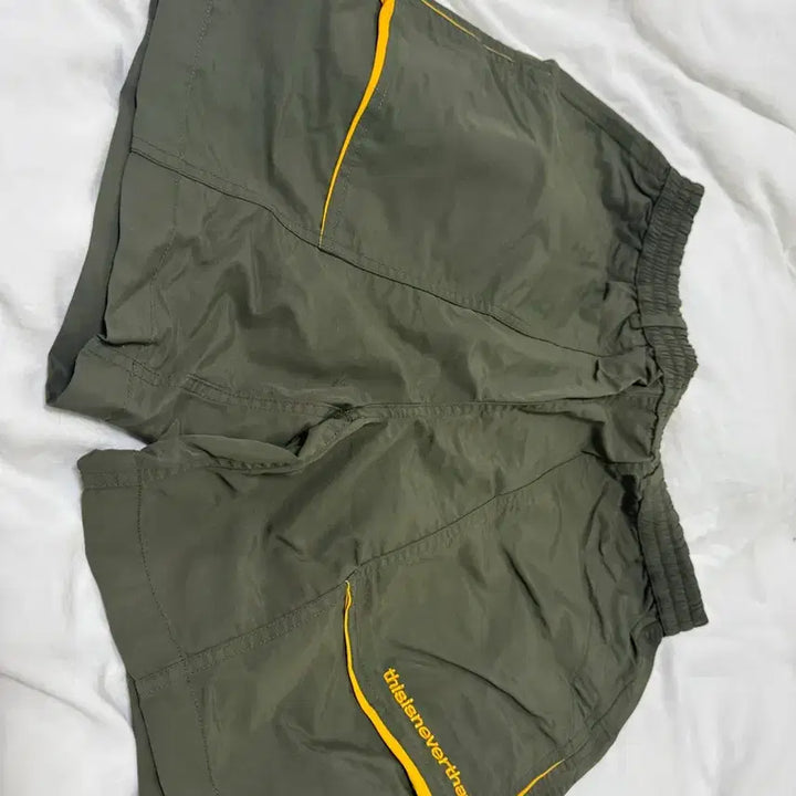 [BUNJANG] Thisisneverthat Cargo Shorts Khaki / 디스이즈네버댓 반바지 2만원에 팝니다