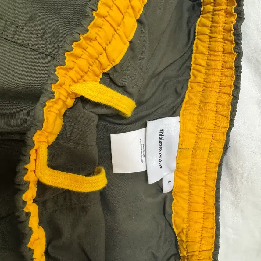[BUNJANG] Thisisneverthat Cargo Shorts Khaki / 디스이즈네버댓 반바지 2만원에 팝니다