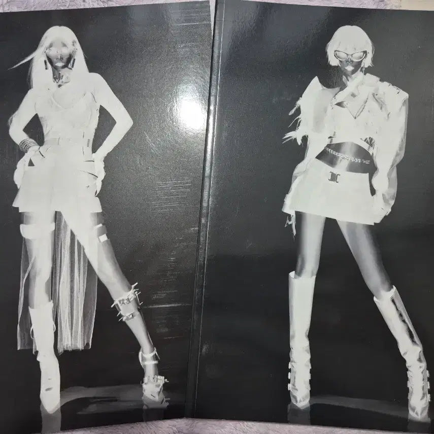 [BUNJANG] SM Entertainment 30th Anniversary Time Capsule Winter Ver. Photocard with Karina &amp; Winter Weplash Note / sm 30주년 타임캡슐 윈터 ver(카리나. 윈터 위플래쉬 노트 증정)