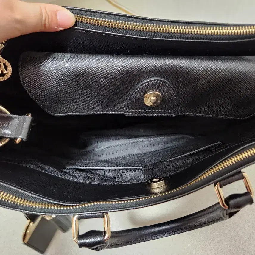 [BUNJANG] Metroc City Black Leather Tote Shoulder Bag / 메트로시티 블랙 토트백 숄더백