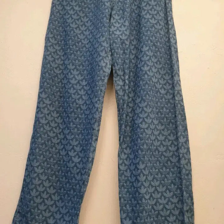 [BUNJANG] Adidas Originals Monogram Denim Pants / 34)아디다스 오리지널스 모노그램 데님 팬츠