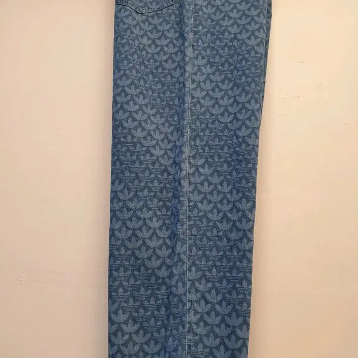 [BUNJANG] Adidas Originals Monogram Denim Pants / 34)아디다스 오리지널스 모노그램 데님 팬츠
