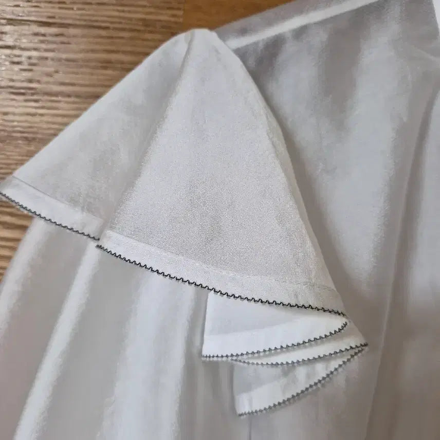 [BUNJANG] Objet White Ruffle Blouse / 오브제 화이트 러플 블라우스