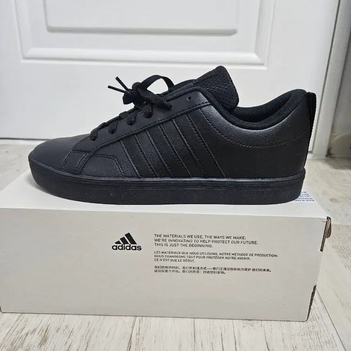 [BUNJANG] Adidas All Black Sneakers Shoes / 아디다스 올블랙 슈즈 230