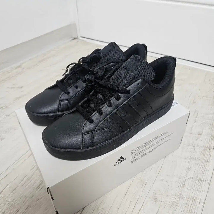 [BUNJANG] Adidas All Black Sneakers Shoes / 아디다스 올블랙 슈즈 230