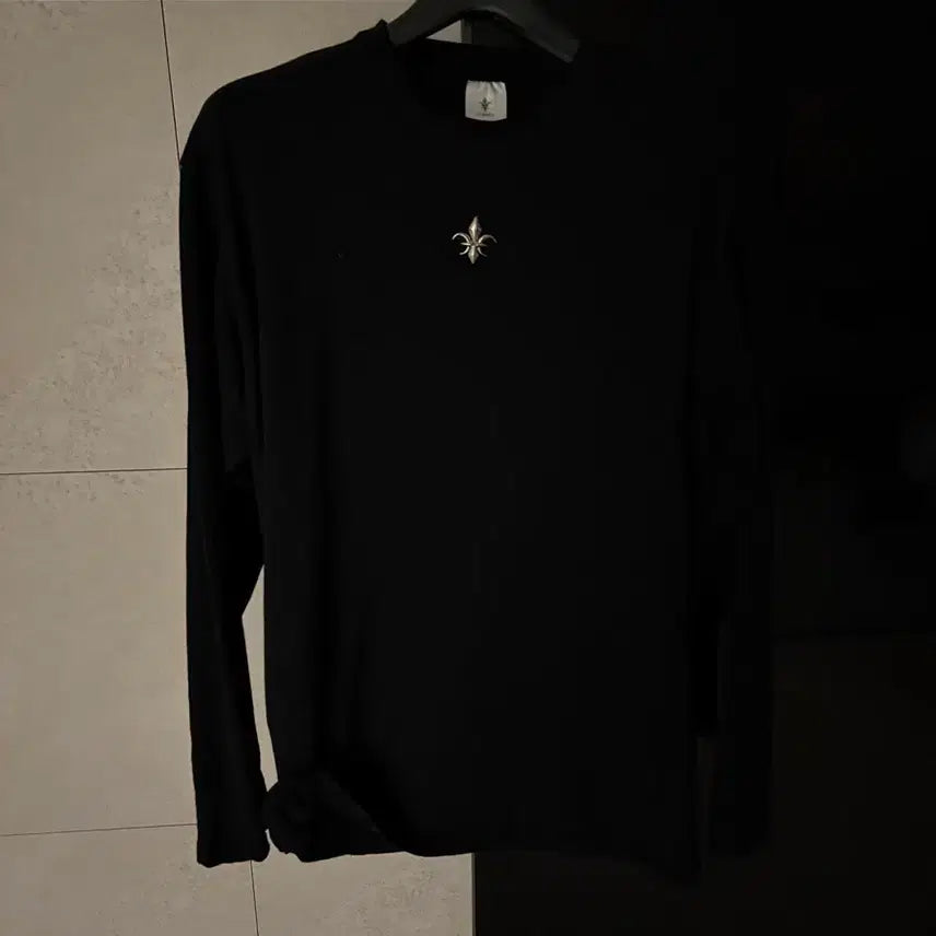 [SOLD OUT] 카미드 머슬핏 롱슬리브 새상품급 1사이즈