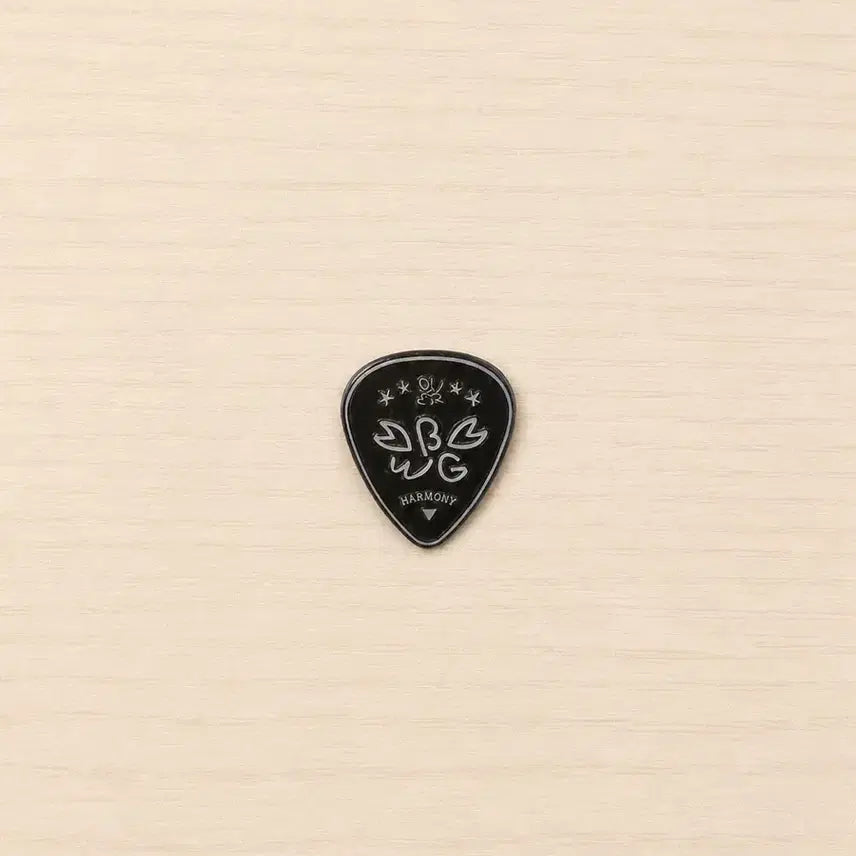 [BUNJANG] QWER Rock Crab 1st Membership Kit Badge / QWER 바위게 멤버쉽 키트 기타피크 뱃지 판매