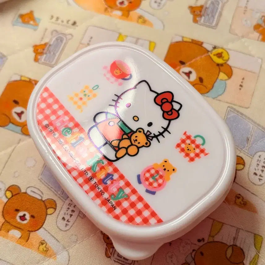[BUNJANG] Vintage Hello Kitty Storage Box, Suction Sheet &amp; Pill Case Set / 고전 헬로키티 &amp; 생활용품 세트