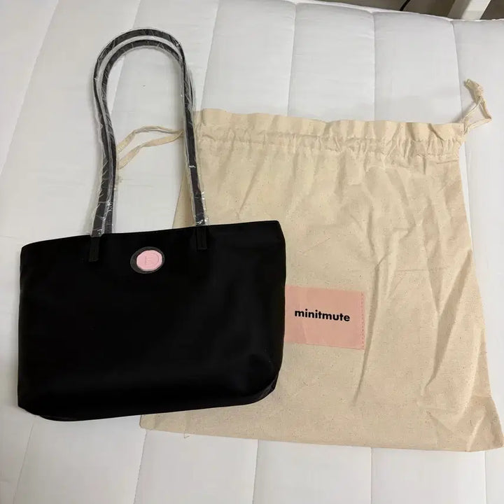 [BUNJANG] Minuit Moon Clo Shoulder Bag Yozakura Black / 미닛뮤트 클로 숄더 요자쿠라 블랙 새상품