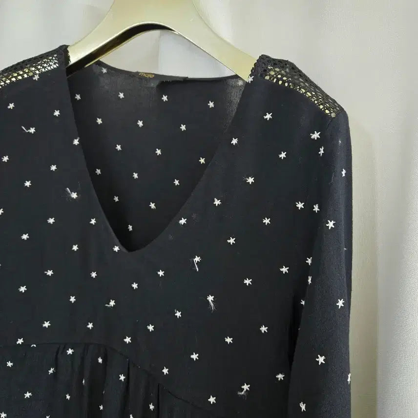 [BUNJANG] Maje Star Pattern Blouse / 마쥬 별 패턴 블라우스