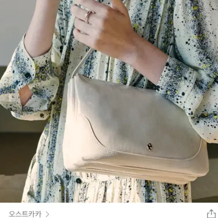 [BUNJANG] Ostkaka Kadel Crepe Angora Bag / 오스트카카 카델 크레프 앙고라백