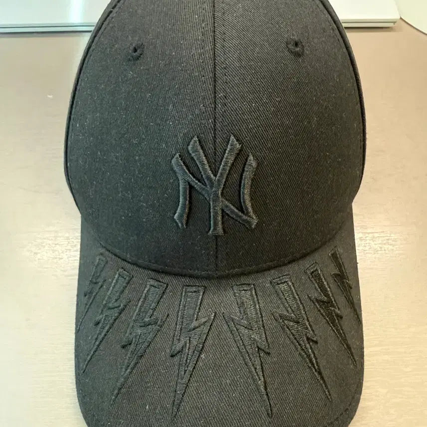 [BUNJANG] New Era Black Baseball Cap / 뉴에라 블랙 볼캡 모자