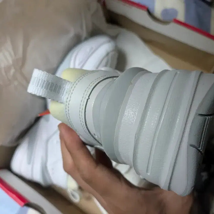 [BUNJANG] Nike M2K Tekno White Pure Platinum Sneakers (Size 240) / 240 W 나이키 M2K TEKNO 화이트 퓨어 플래티넘 NIKE 새상품