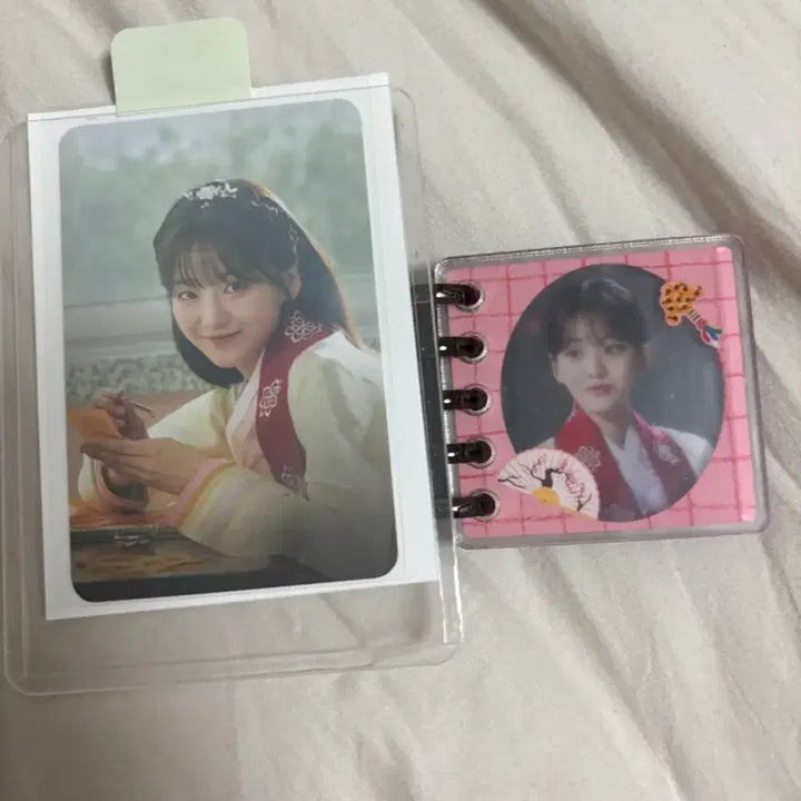 [BUNJANG] Cho Yi Hyun Photocard &amp; Acrylic Keyring / 견우와선녀 조이현 포토카드 아크링 키킹