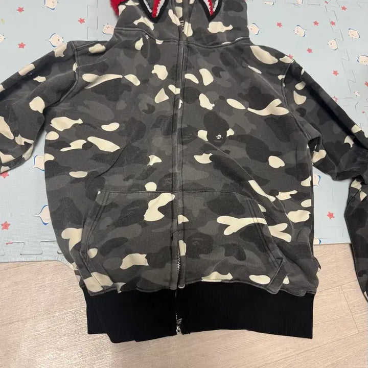 [BUNJANG] BAPE Shark Camo Hoodie Zip-Up (L) / (급처) 베이프 후드집업 판매 (L)