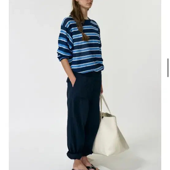 [BUNJANG] Nothing Written Stripe Round Knit Blue / 낫띵리튼 스트라이프 라운드 니트 블루