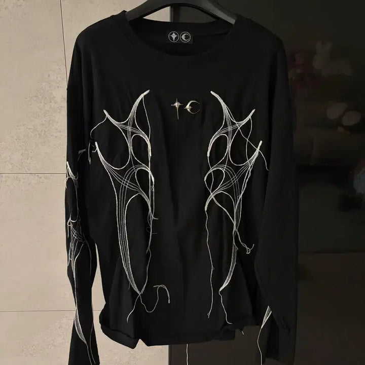 [BUNJANG] THUG CLUB Tribal Long Sleeve T-Shirt Size 2 / 떠크클럽 트라이벌 롱슬리브 새상품급 2사이즈