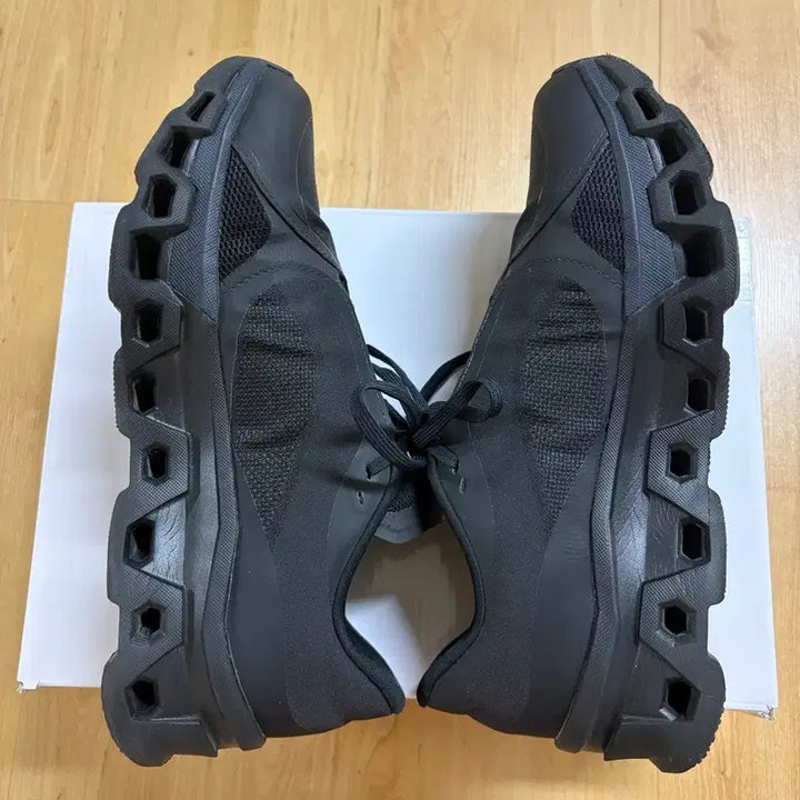 [SOLD OUT] 온러닝 파프 클라우드 몬스터2 블랙마그넷(260)