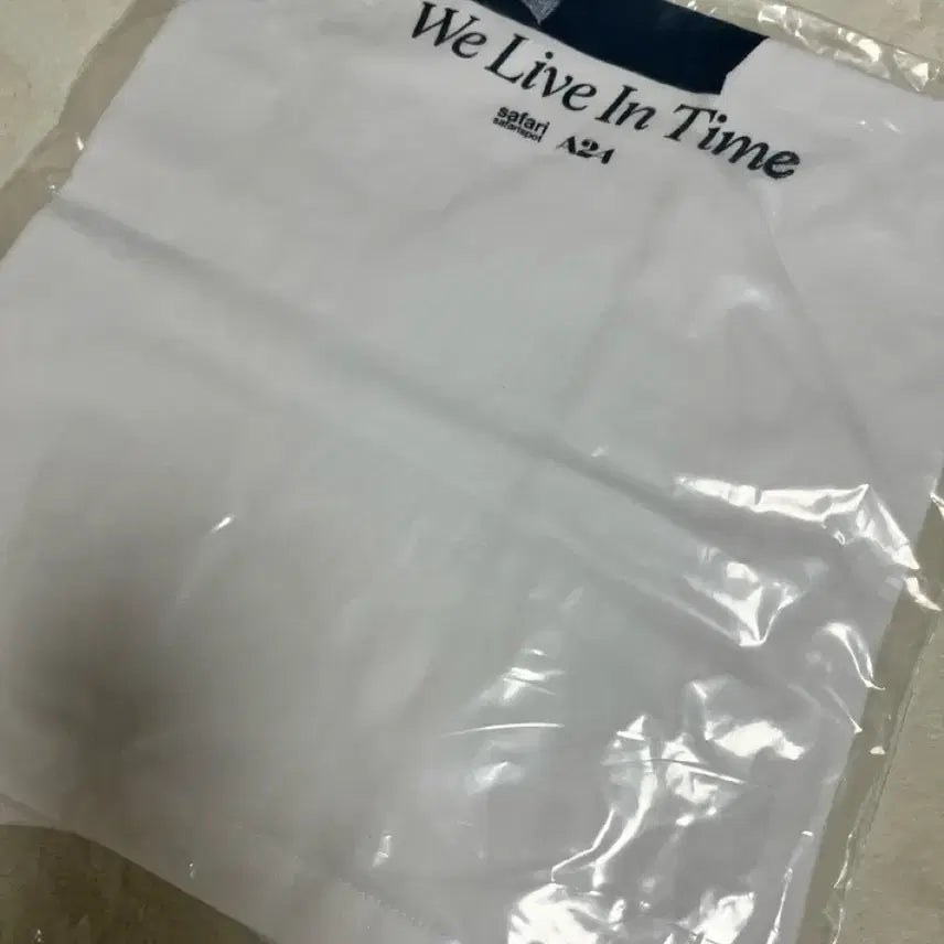 [BUNJANG] We Live in Time Movie T-Shirt / We live in time 영화 티셔츠