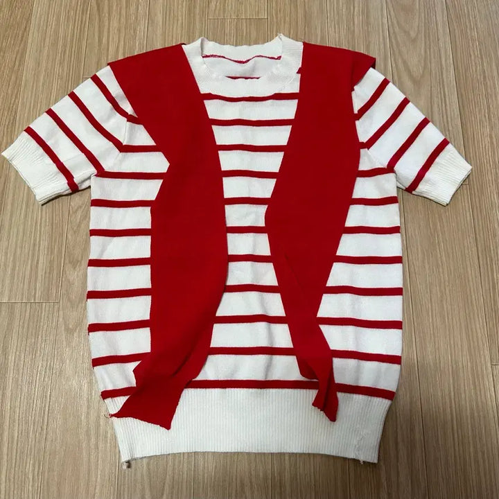[SOLD OUT] (새상품) 줄무늬 니트반팔+어부바