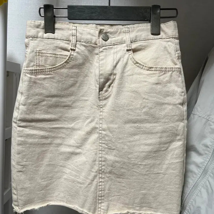 [BUNJANG] Beige Short Skirt / 베이지 숏 치마
